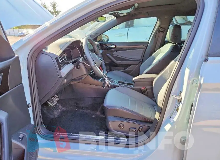 3VW2T7BU8SM084168 Photo# 7