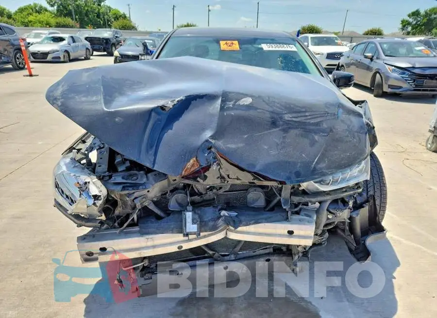 19UUB2F41KA009368 Photo# 5
