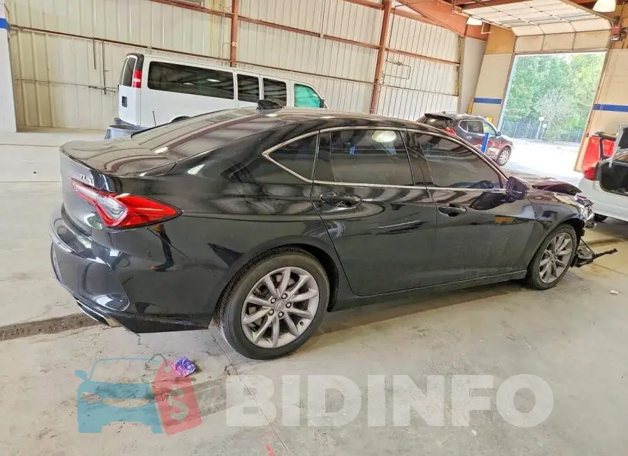 19UUB5F33PA001689 Photo# 3