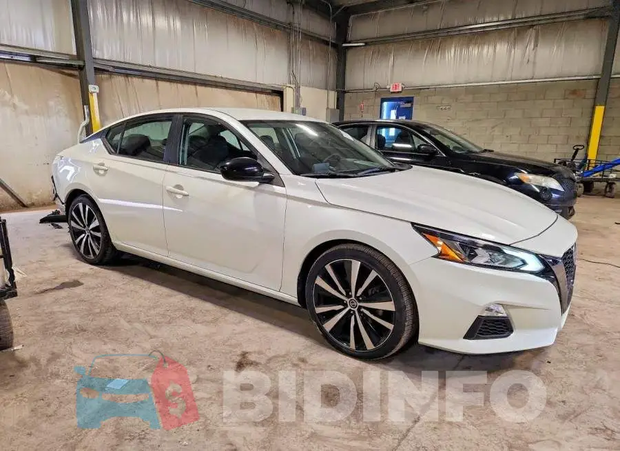 1N4BL4CV4KC180752 Photo# 4