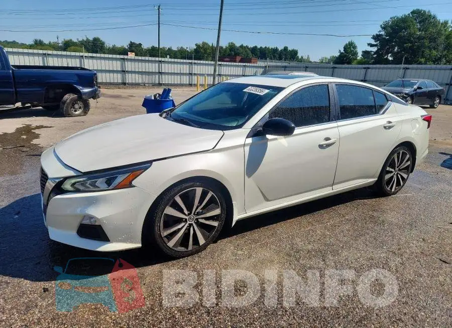 1N4BL4CV6KC133481 Photo# 1