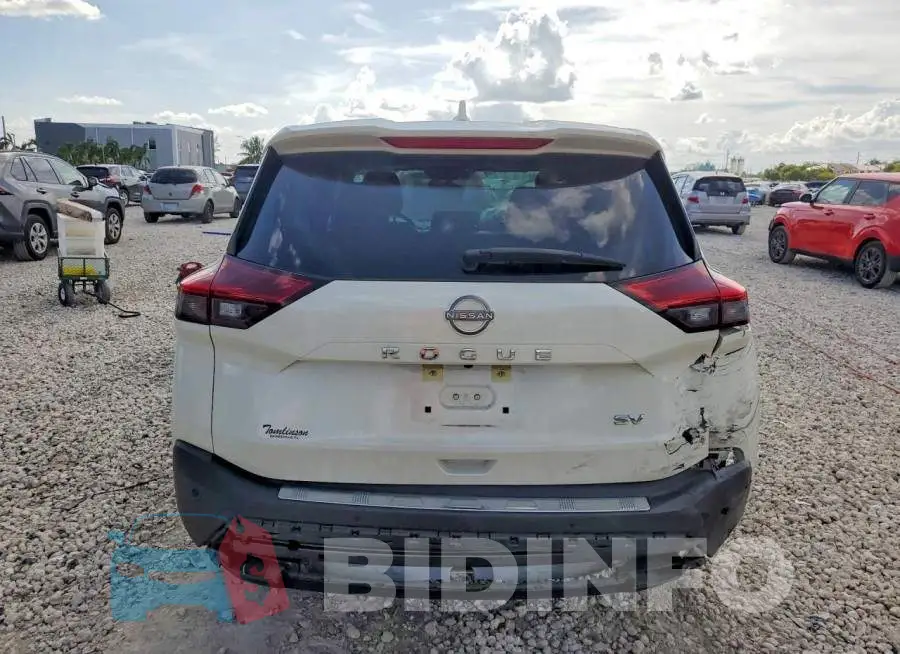JN8BT3BA6PW411261 Photo# 6