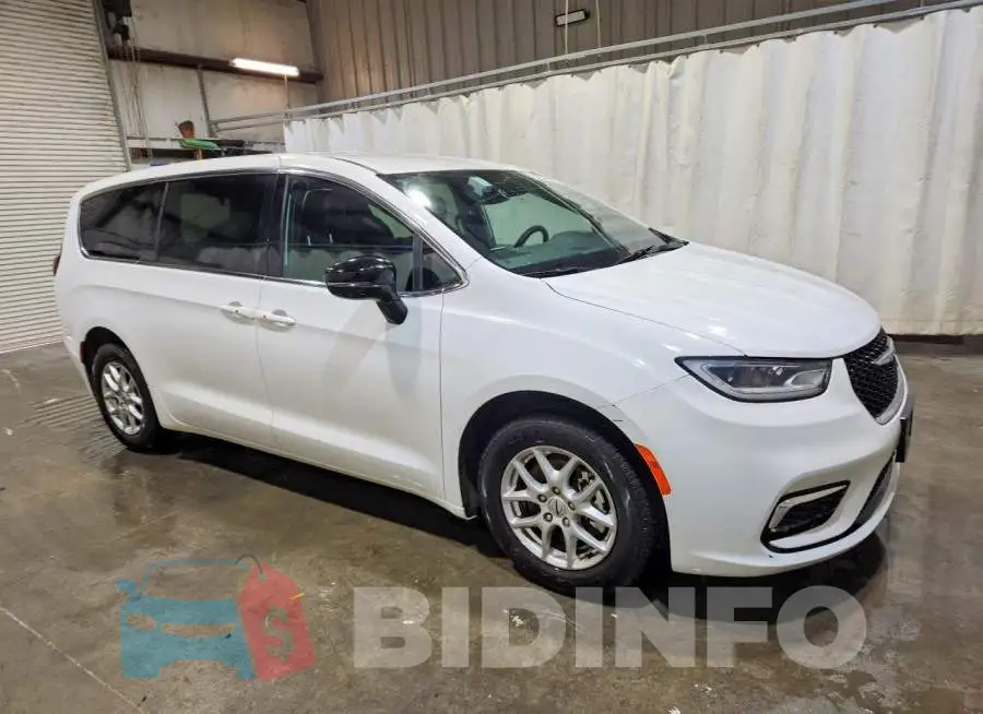 2C4RC1BG1SR507495 Photo# 4
