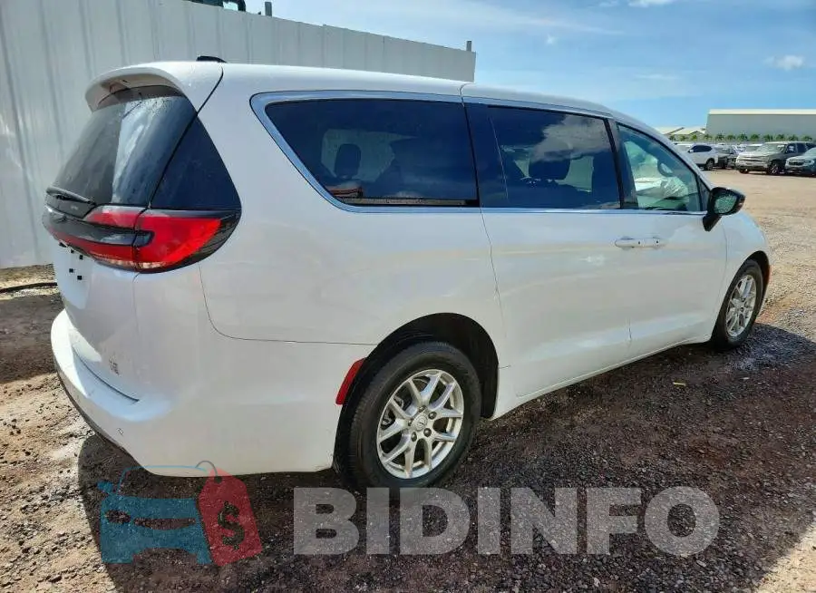 2C4RC1BG2TR182924 Photo# 3