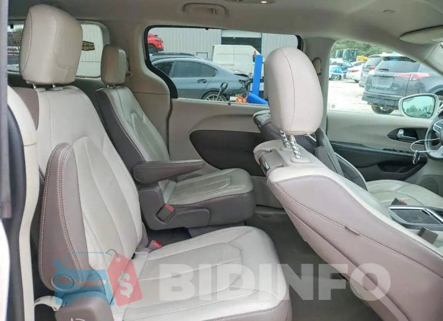 2C4RC1EG7HR644543 Photo# 11