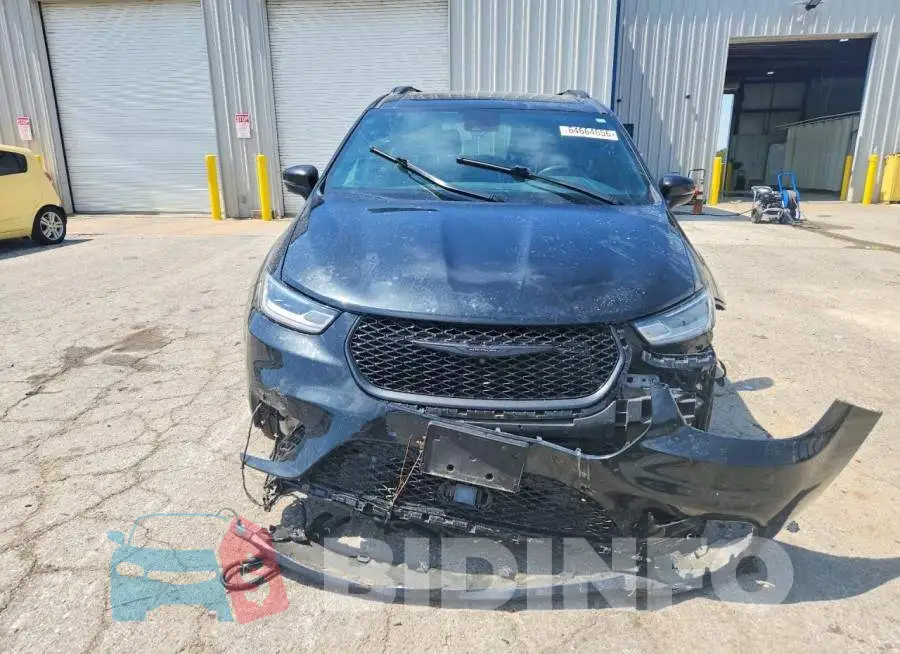 2C4RC3BG7PR623111 Photo# 5