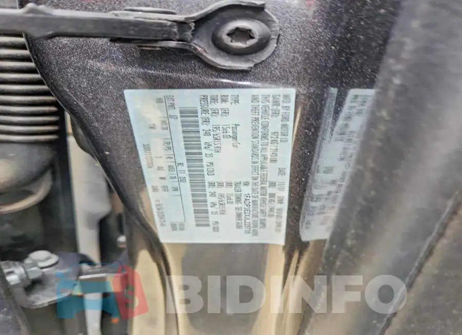 1FADP3E2XJL225735 Photo# 12