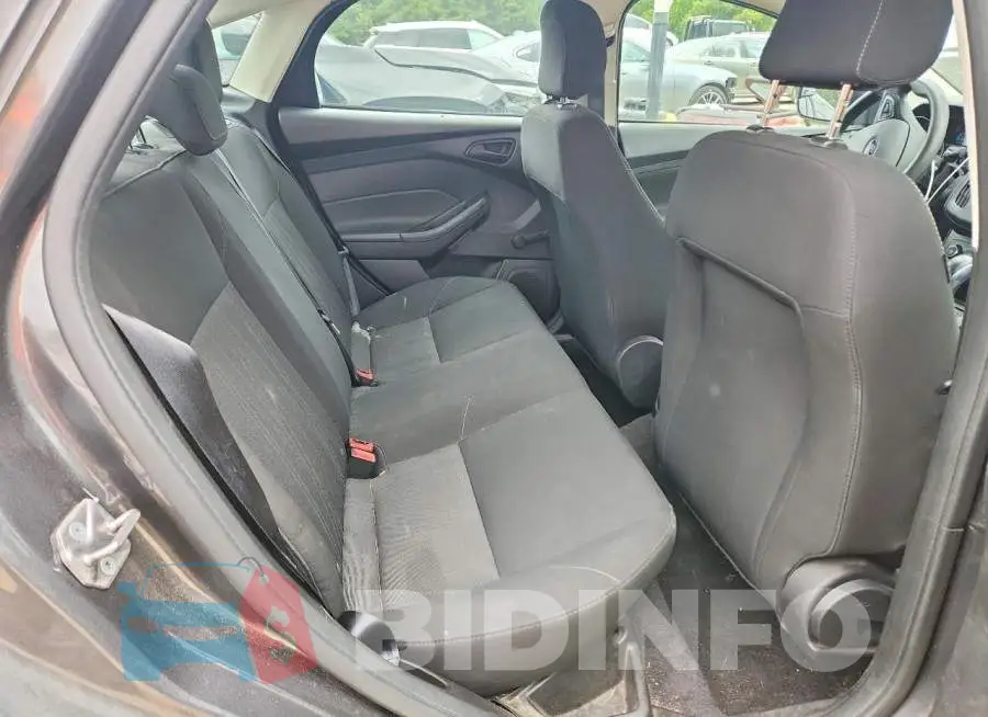 1FADP3E2XJL225735 Photo# 10