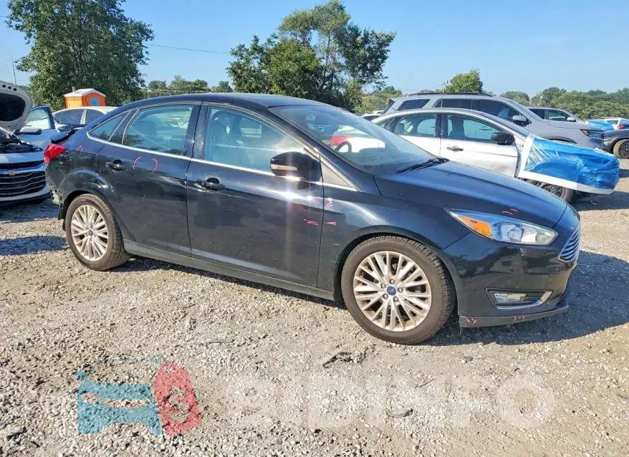 1FADP3J2XJL256831 Photo# 4
