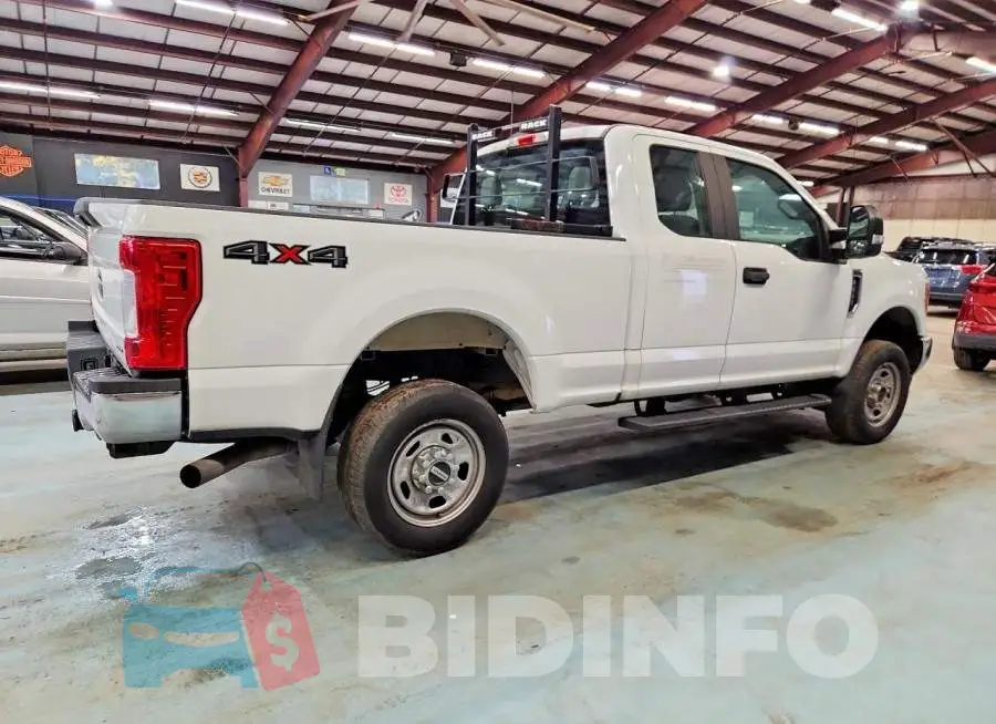 1FT7X3B67HEC71889 Photo# 3