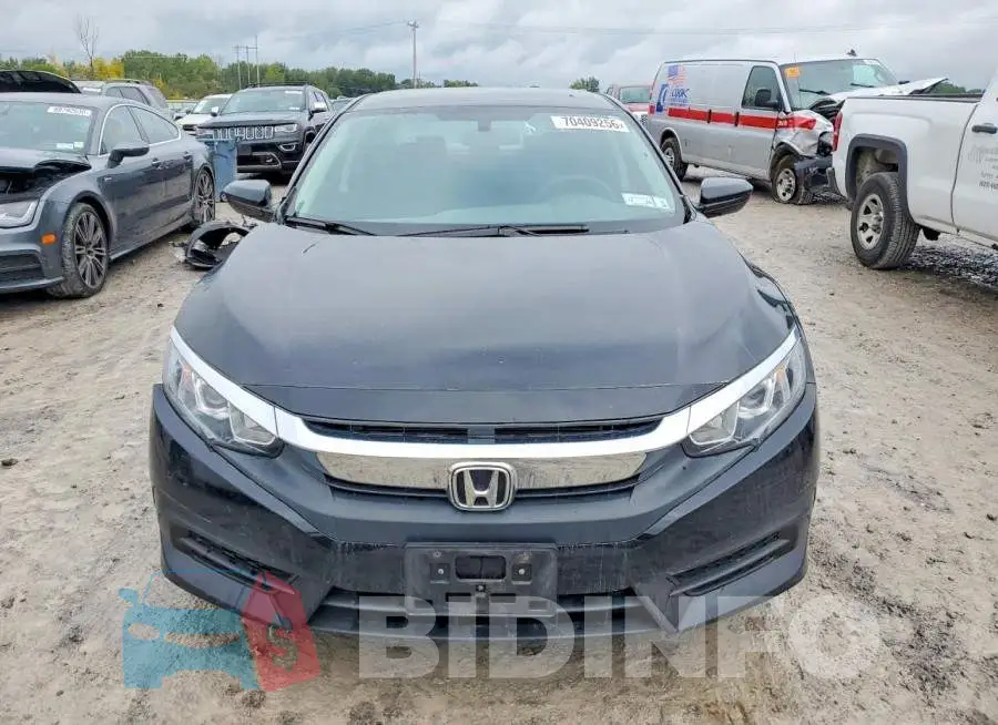19XFC2F51HE228589 Photo# 5