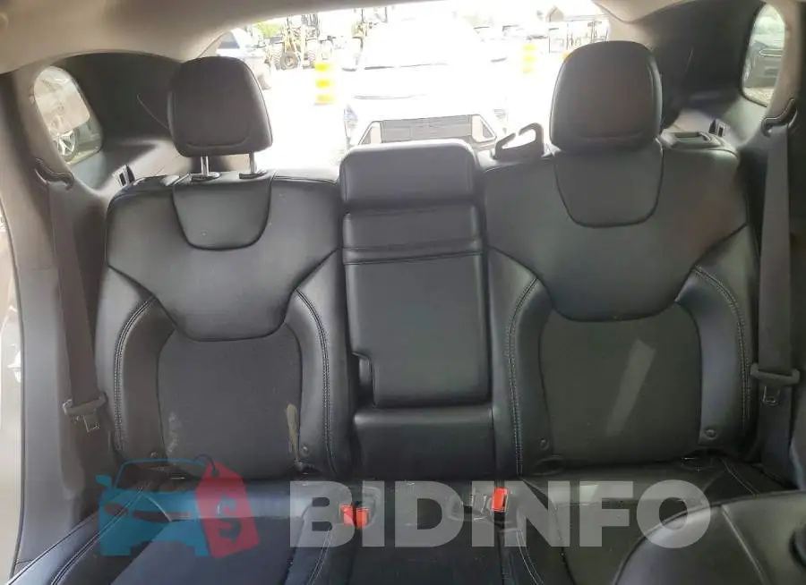 1C4PJLLX5KD290284 Photo# 10