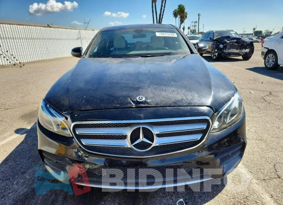 WDDZF4JBXHA193881 Photo# 5