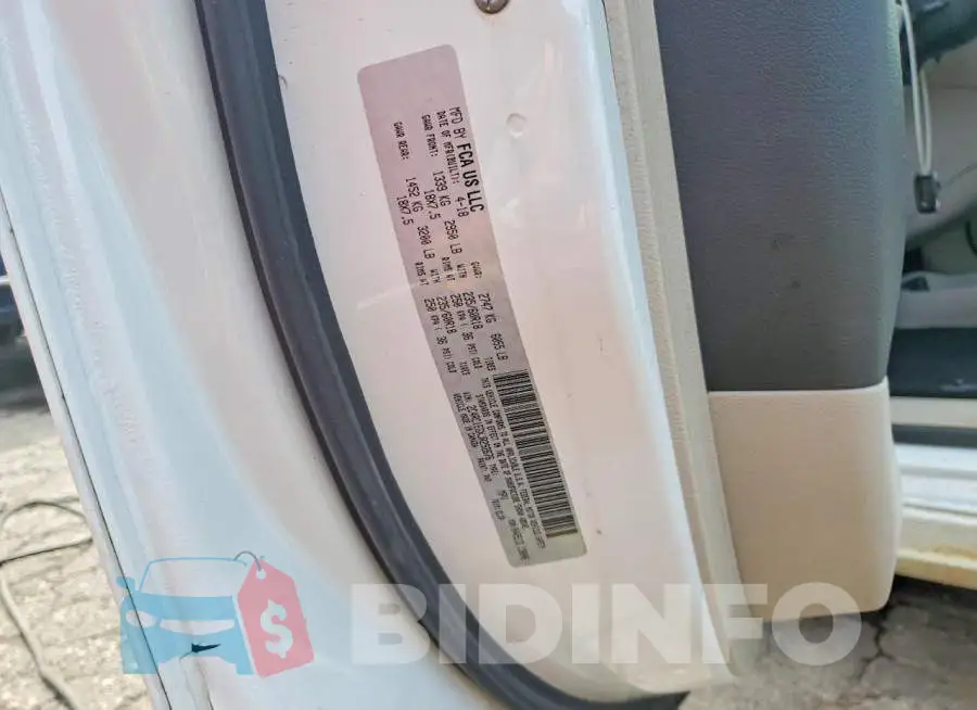 2C4RC1EGXJR292676 Photo# 13