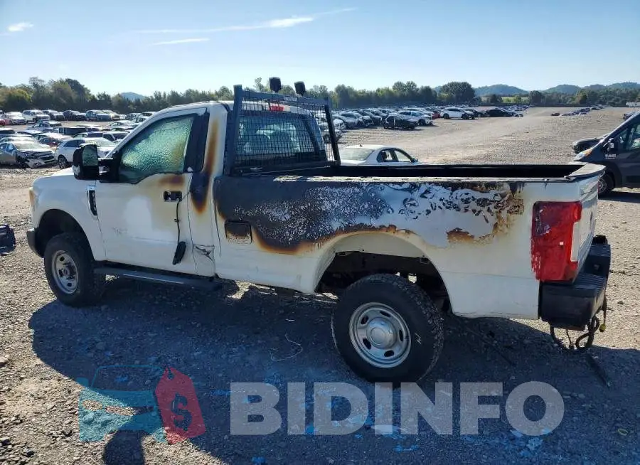 1FTBF2B63HEC27718 Photo# 2