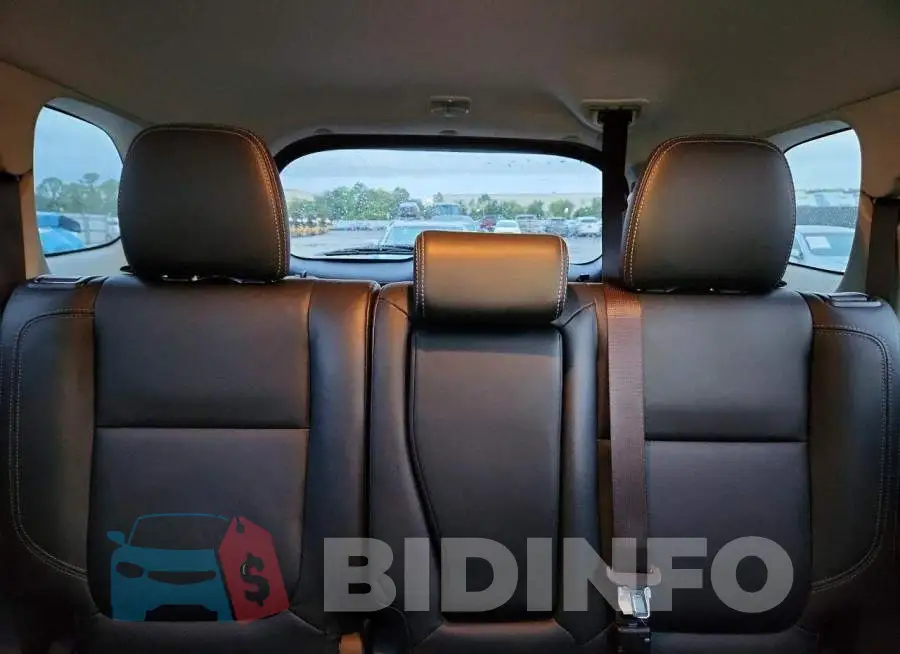 JA4AD3A39KZ028472 Photo# 10