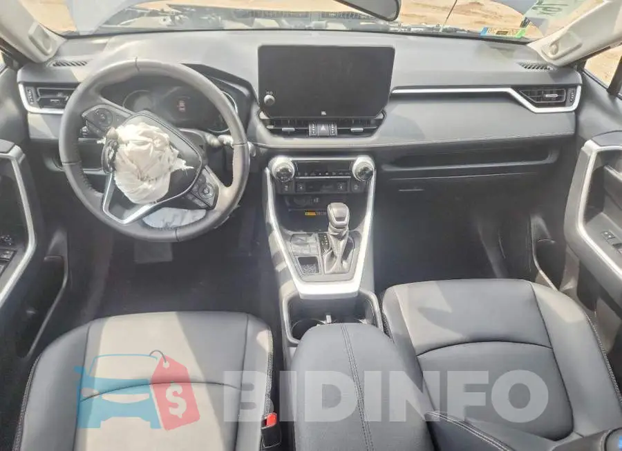 2T3A1RFV8SW540817 Photo# 8