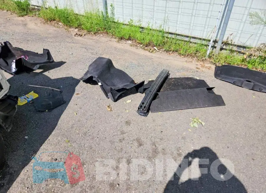 5YFEPMAE0NP381834 Photo# 12