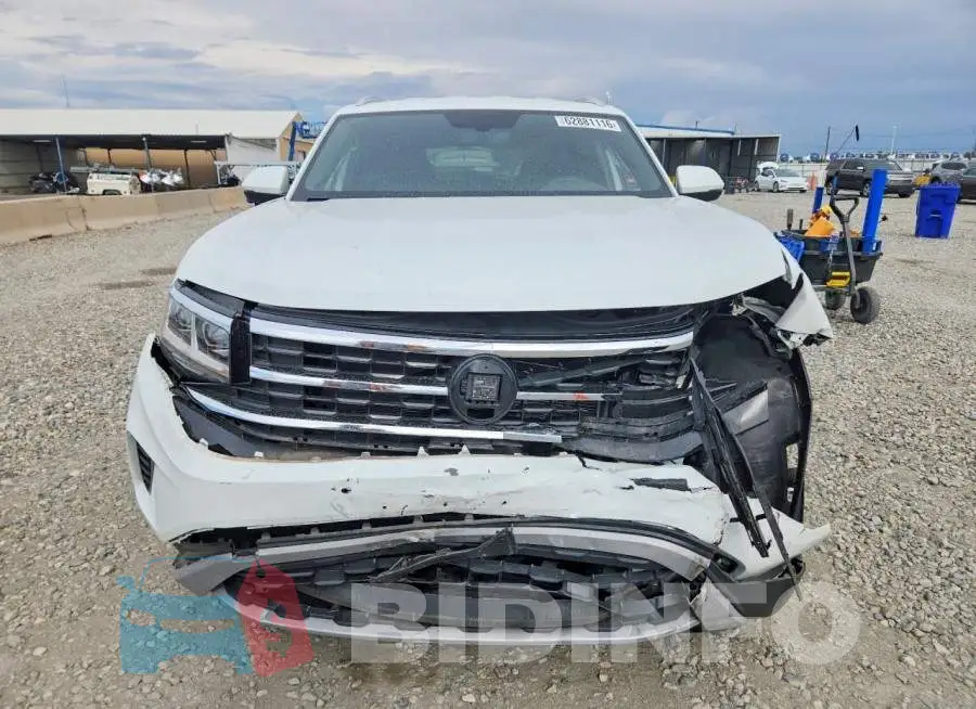 1V2LC2CA6PC226152 Photo# 5