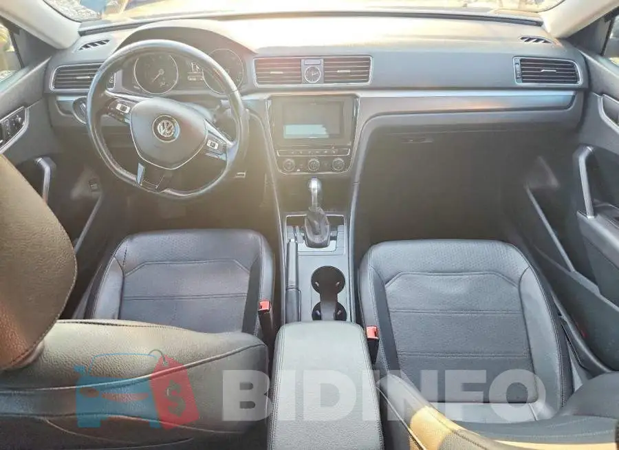 1VWDT7A34HC047680 Photo# 8