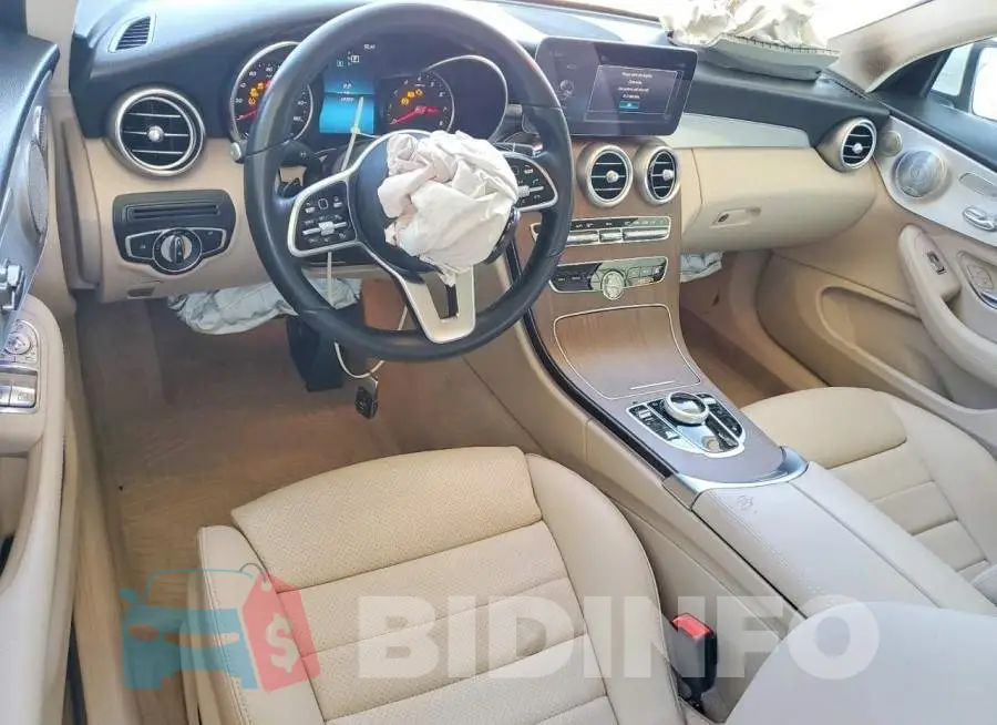 WDDWJ8DB2KF835749 Photo# 8