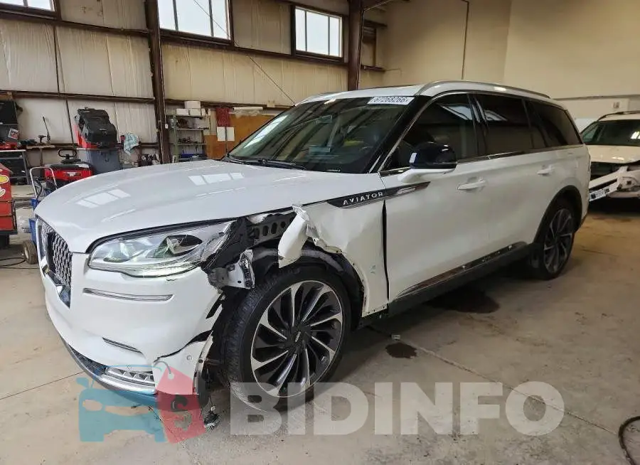 5LM5J7XC9LGL18280 Photo# 1