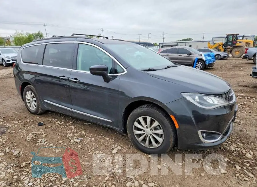 2C4RC1BG4HR627350 Photo# 4
