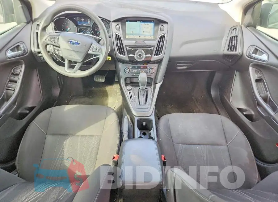 1FADP3H28HL318856 Photo# 8