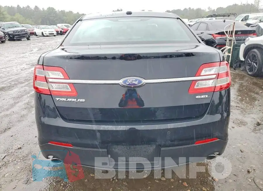 1FAHP2E88JG103822 Photo# 6