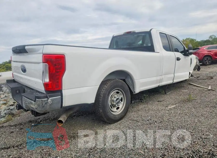 1FT7X2A65KEG63692 Photo# 3