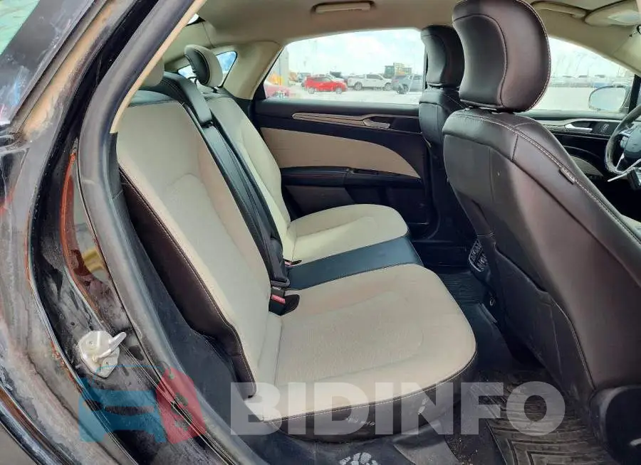 3FA6P0HDXKR231686 Photo# 10