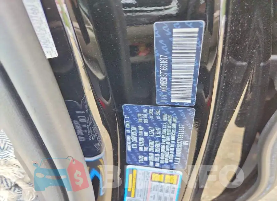 KNDNB5K37T6611617 Photo# 13