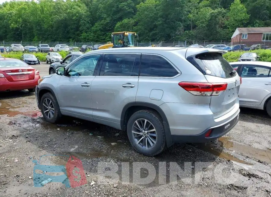 5TDJZRFH3JS857097 Photo# 2