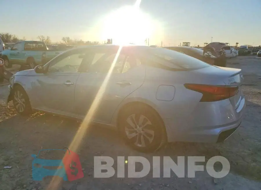 1N4BL4BV7KC135046 Photo# 2