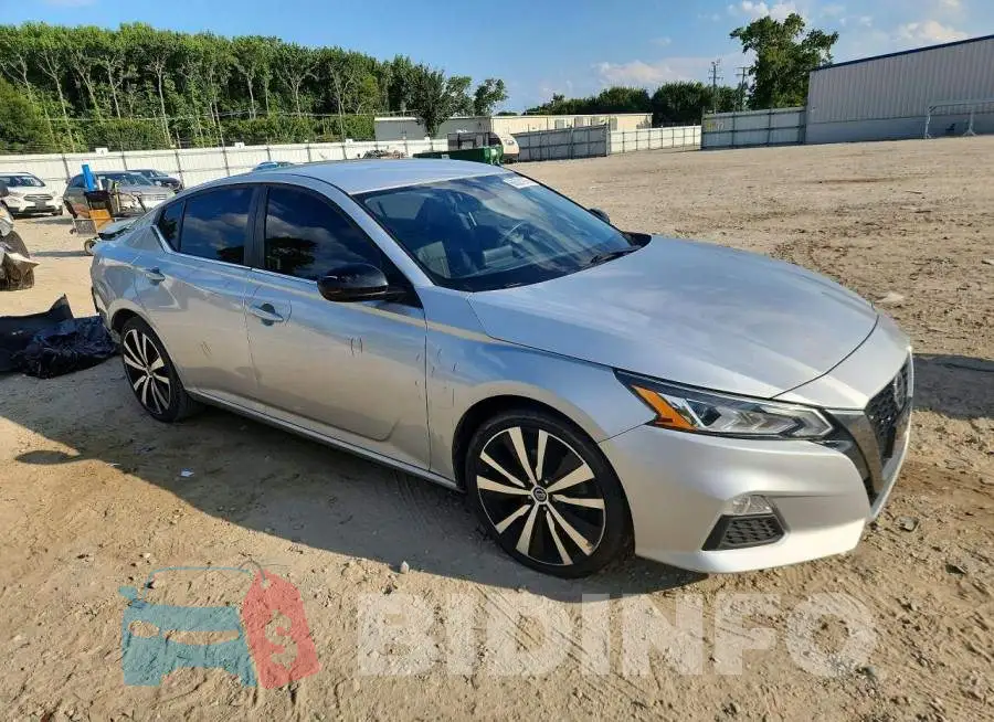 1N4BL4CV6LC240418 Photo# 4