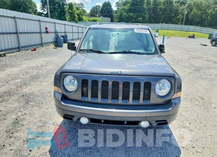 1C4NJPBB2HD202692 Photo# 5