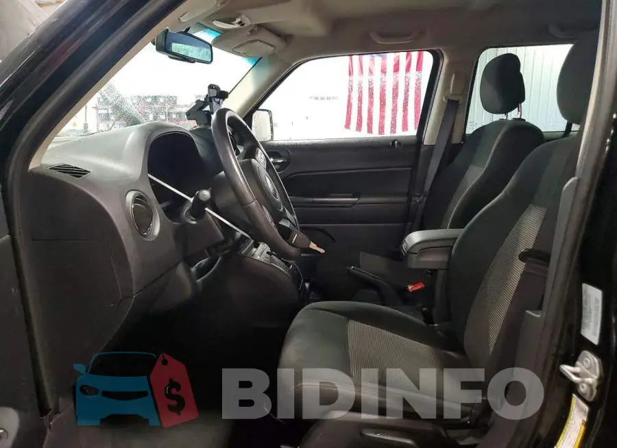 1C4NJRFB3HD133551 Photo# 7