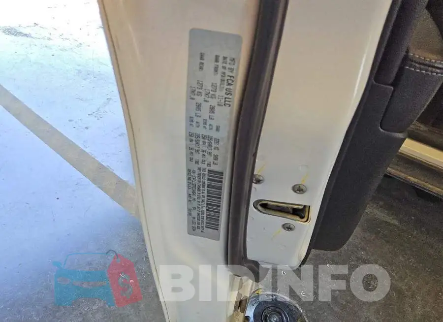 1C4PJLCB7KD340641 Photo# 13