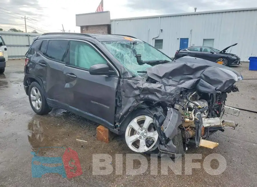 3C4NJDBBXJT392434 Photo# 4