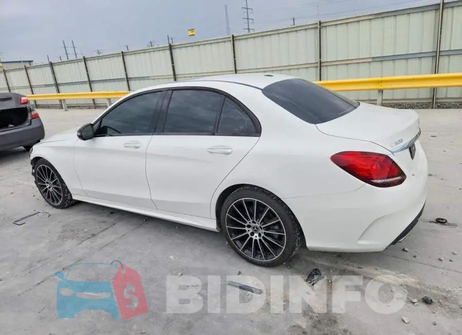 55SWF8DB9KU310878 Photo# 2