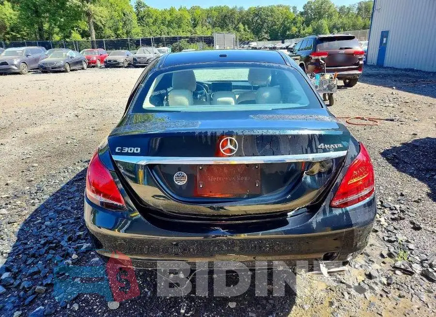 55SWF8EB4KU310852 Photo# 6