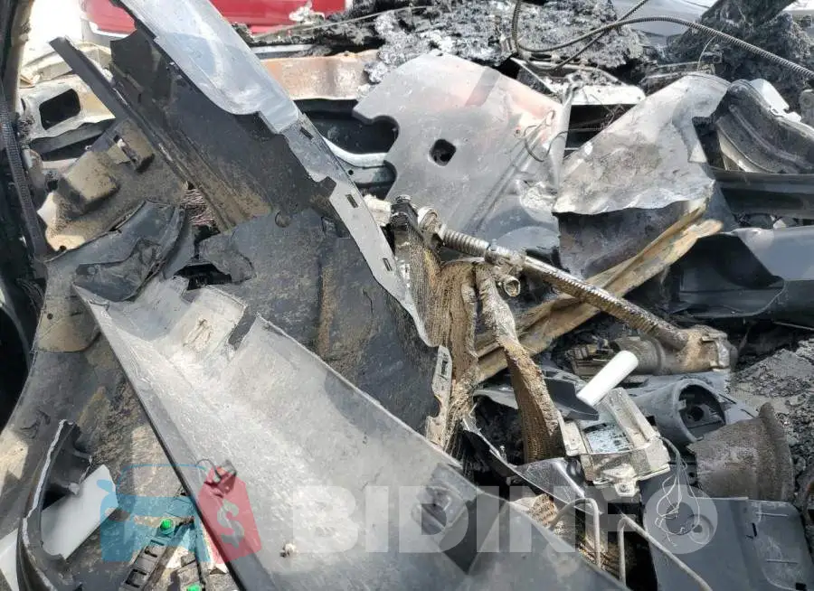2C3CDXCT5MH674943 Photo# 8