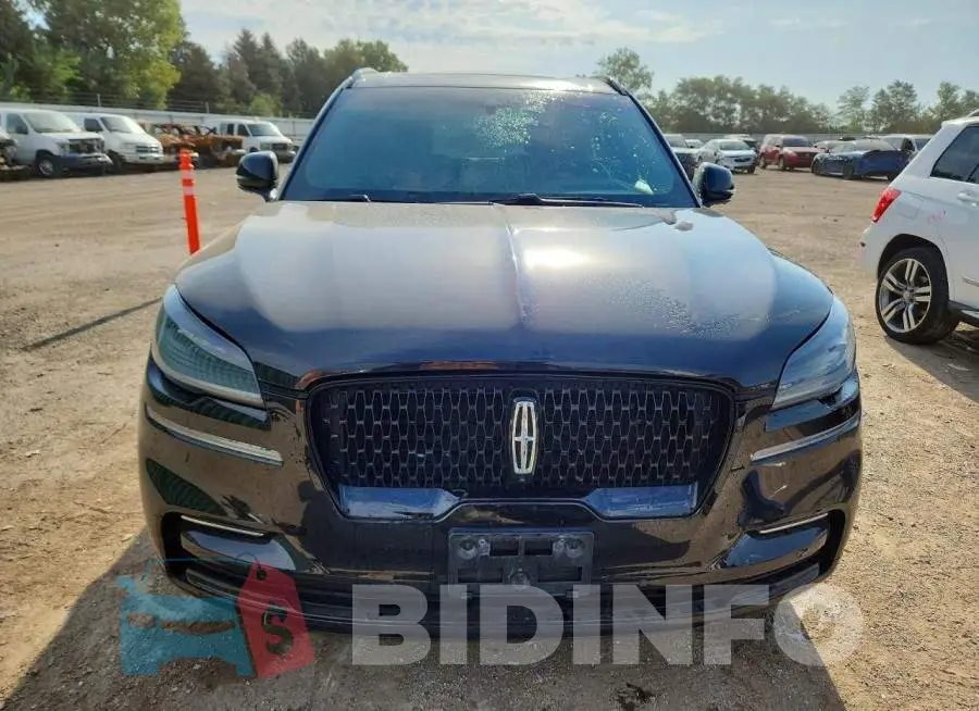 5LM5J7XC9PGL14915 Photo# 5