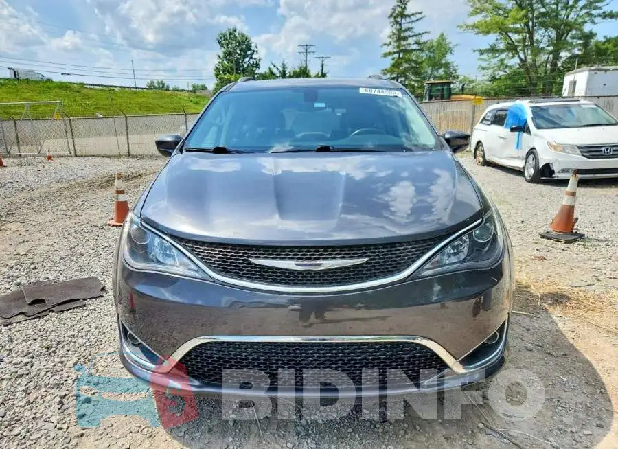 2C4RC1BG2JR152030 Photo# 5