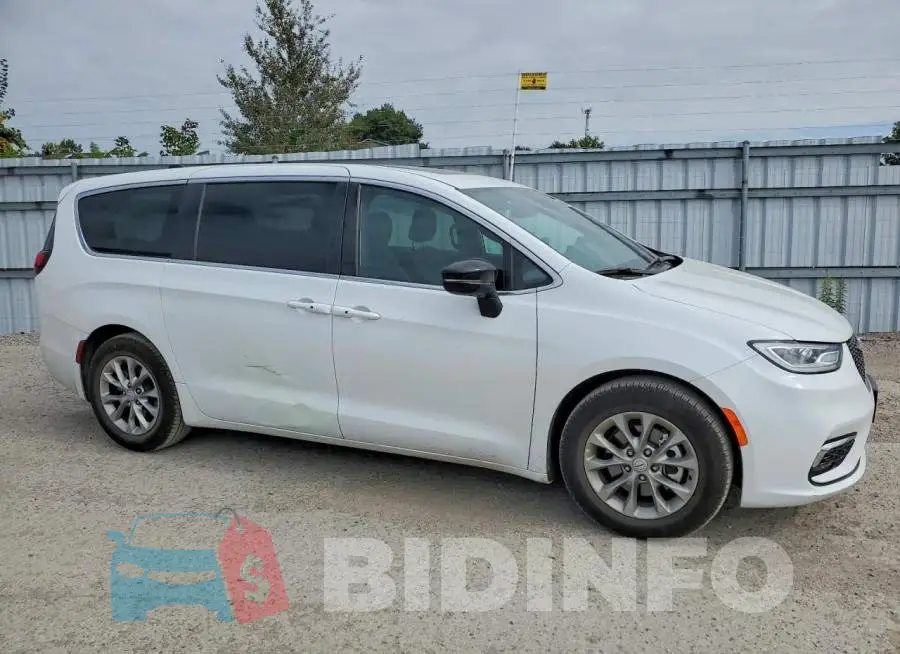 2C4RC1GG5TR279110 Photo# 4