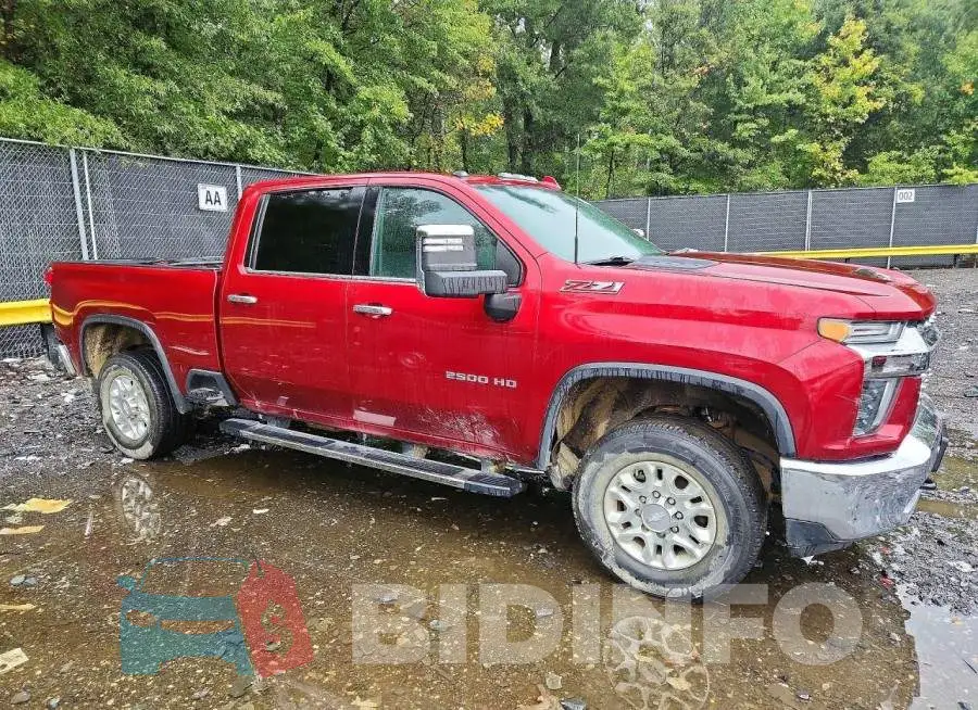 1GC4YPE70LF130869 Photo# 4