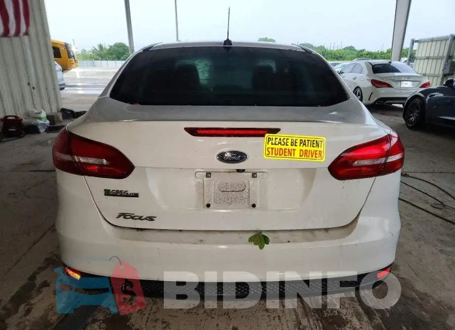 1FADP3E24JL269360 Photo# 6