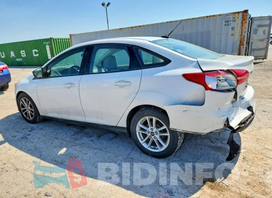 1FADP3F24JL201509 Photo# 2