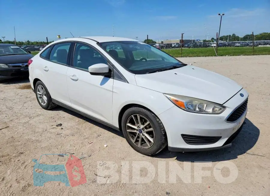 1FADP3F24JL201509 Photo# 4