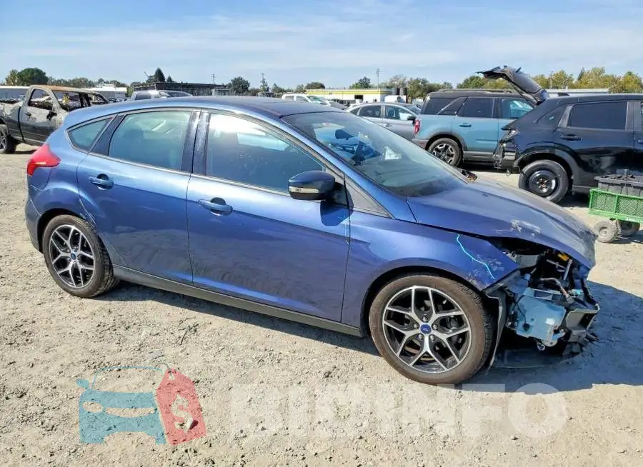 1FADP3M2XJL278419 Photo# 4